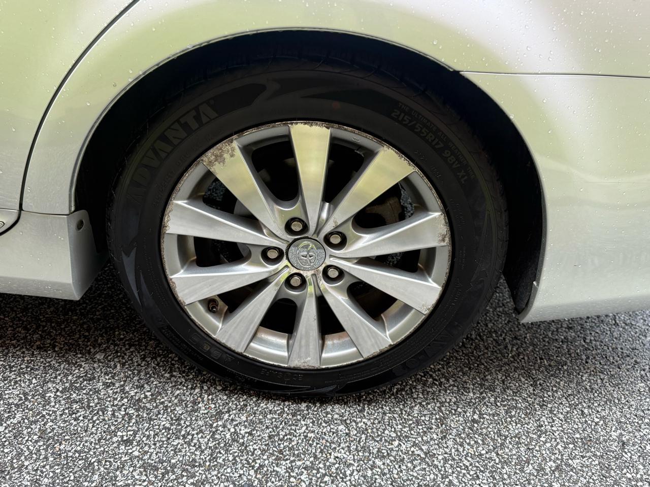 Toyota Avalon 4dr Sdn (Natl) 2011