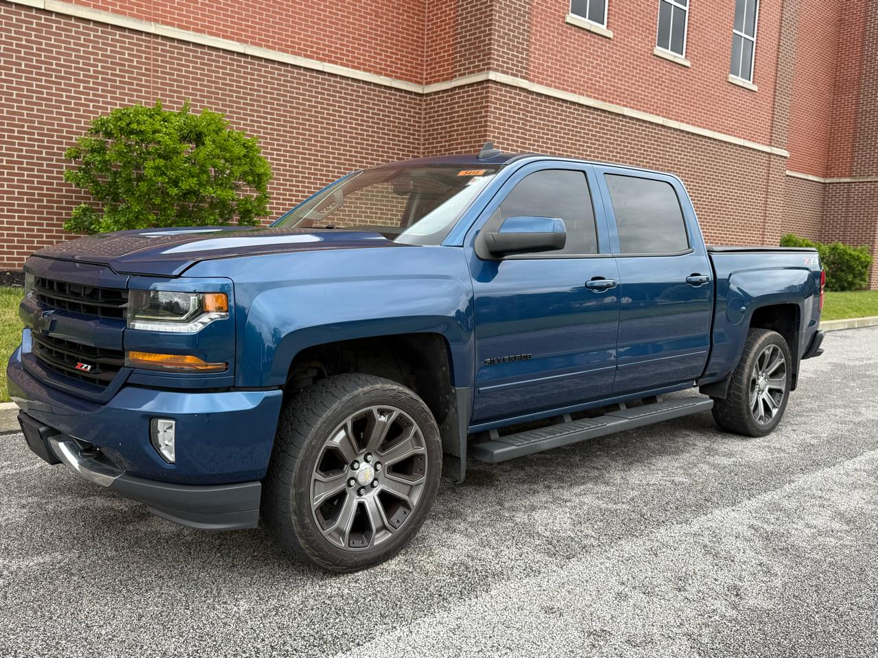 Chevrolet Silverado 1500 4WD Crew Cab 143.5" LT w/2LT 2018