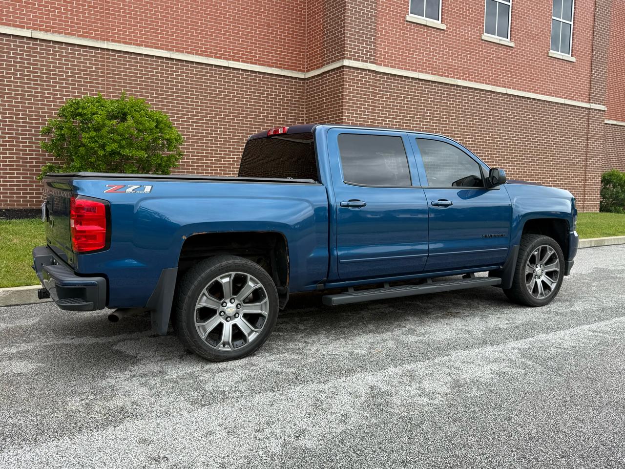Chevrolet Silverado 1500 4WD Crew Cab 143.5" LT w/2LT 2018