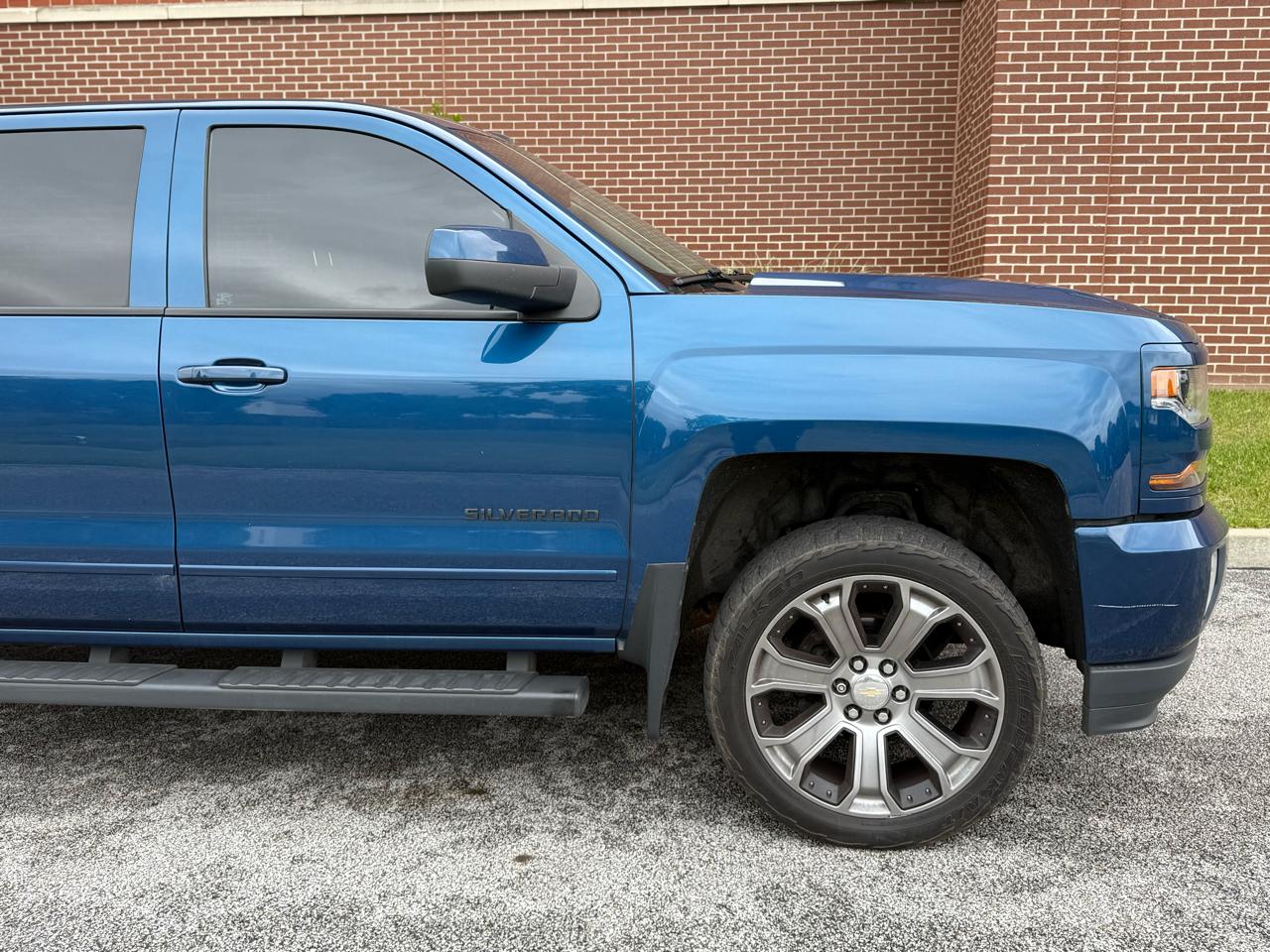 Chevrolet Silverado 1500 4WD Crew Cab 143.5" LT w/2LT 2018