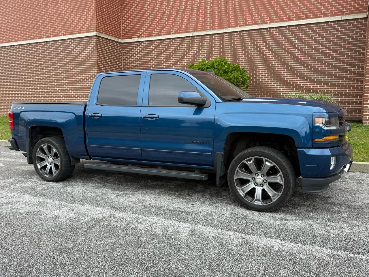 Chevrolet Silverado 1500 4WD Crew Cab 143.5" LT w/2LT 2018
