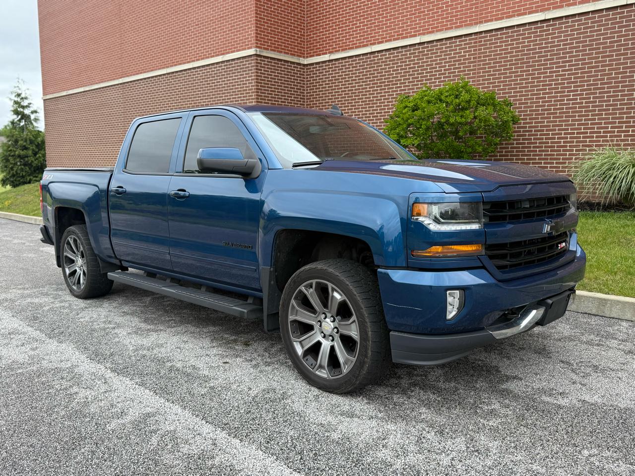 Chevrolet Silverado 1500 4WD Crew Cab 143.5" LT w/2LT 2018