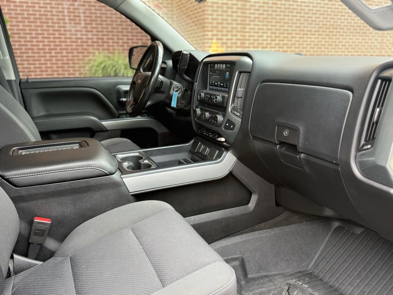 Chevrolet Silverado 1500 4WD Crew Cab 143.5" LT w/2LT 2018