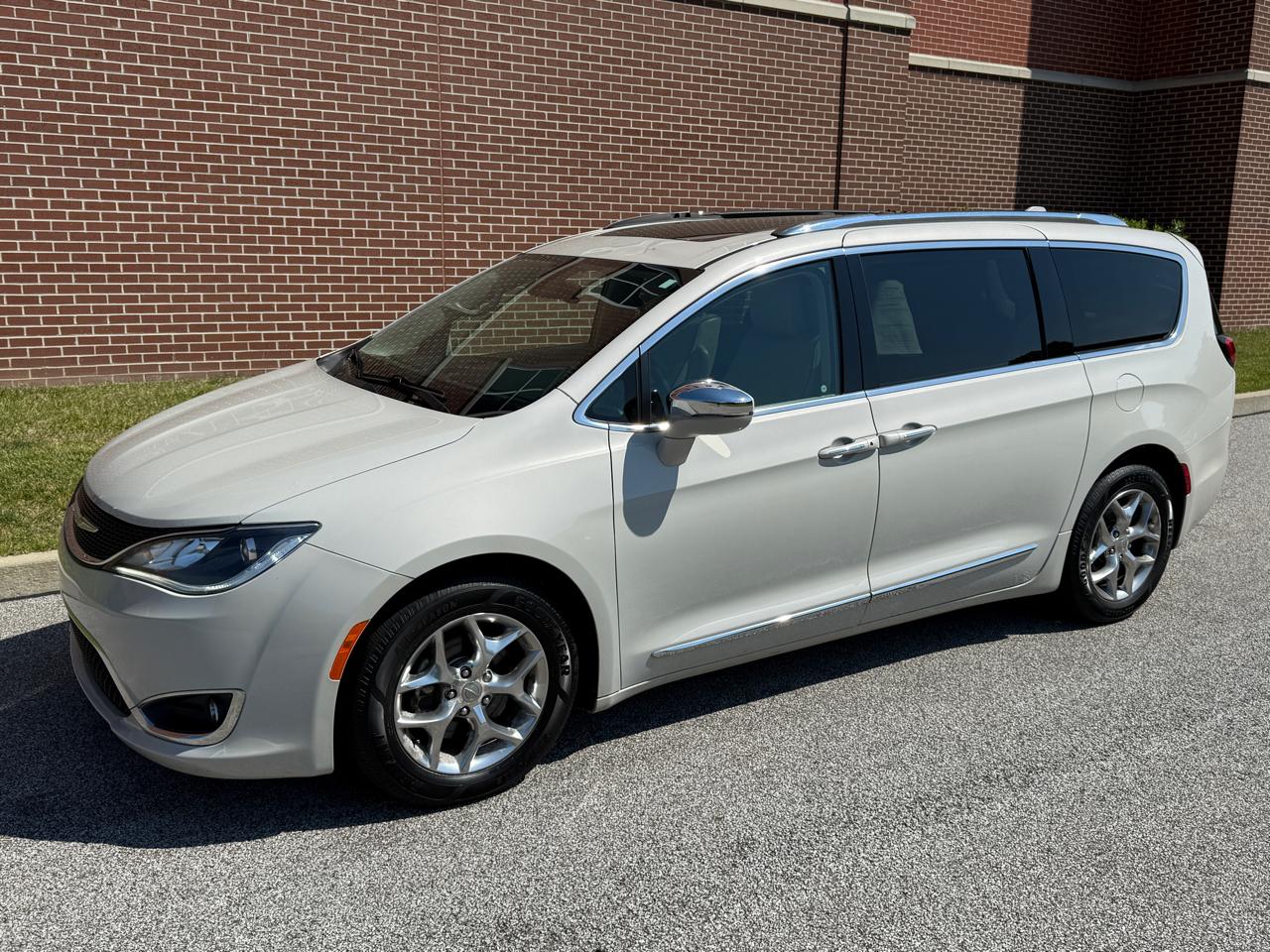 Chrysler Pacifica Limited FWD 2017
