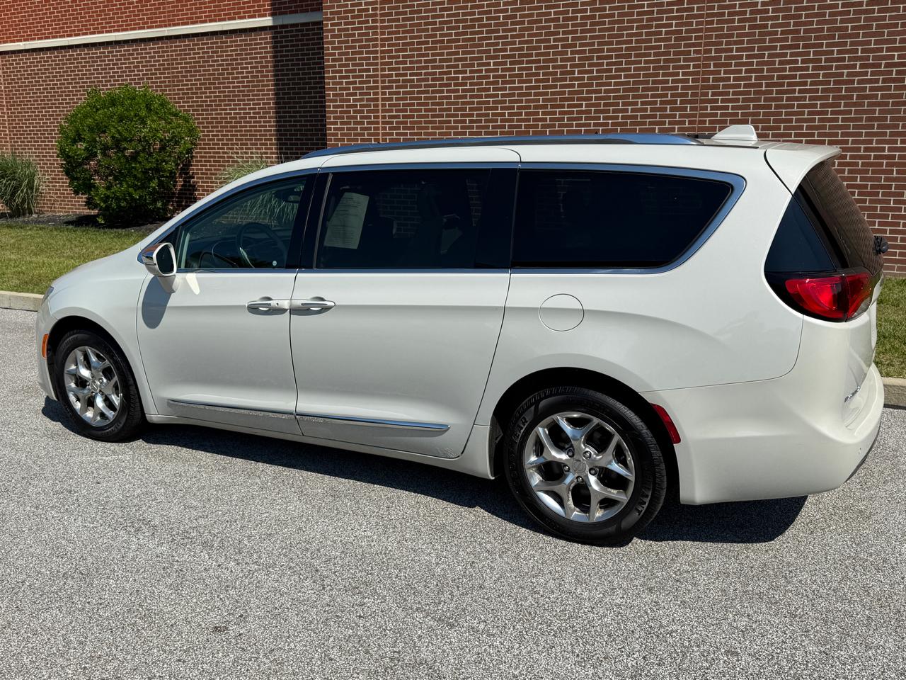 Chrysler Pacifica Limited FWD 2017