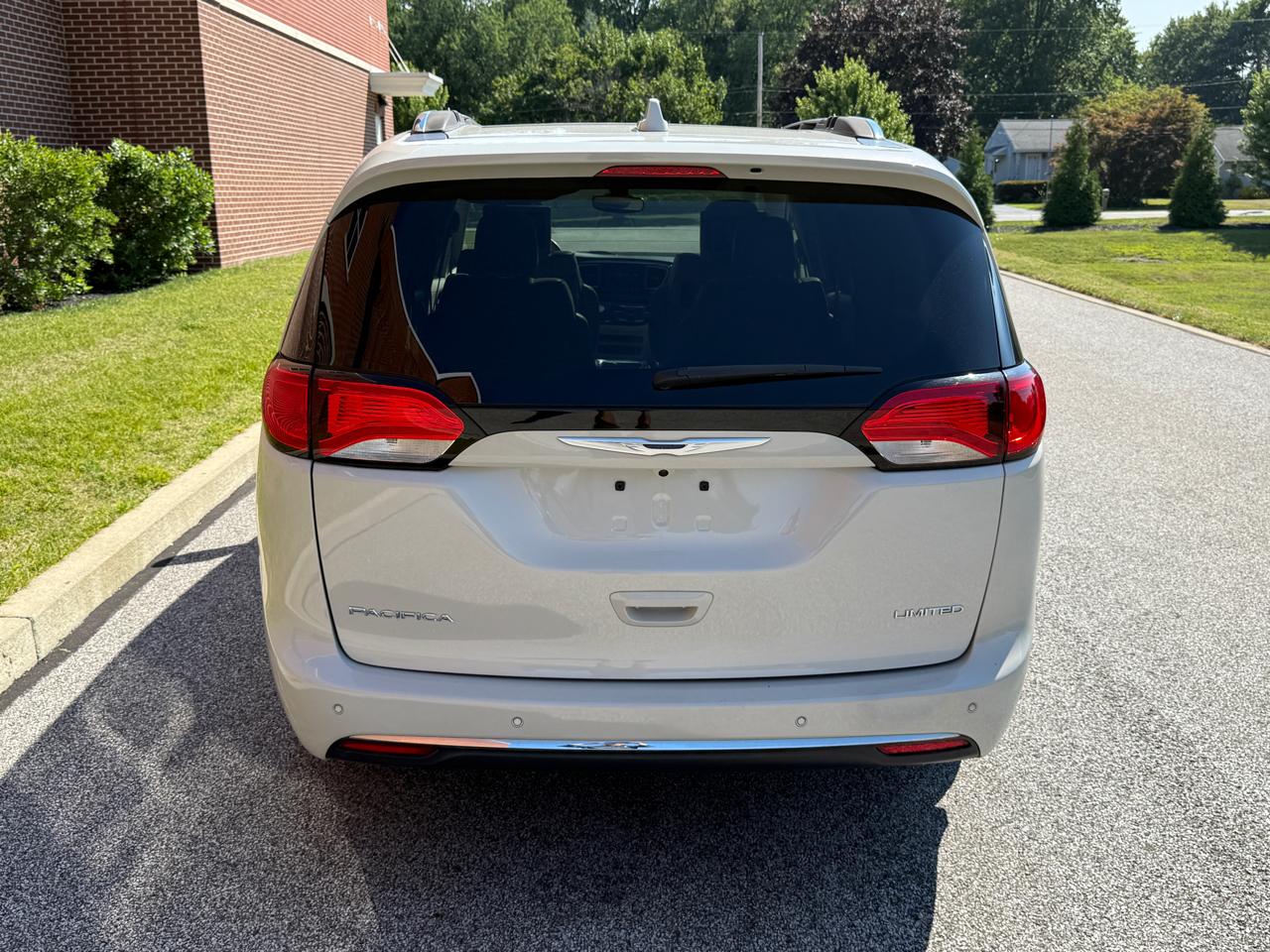 Chrysler Pacifica Limited FWD 2017