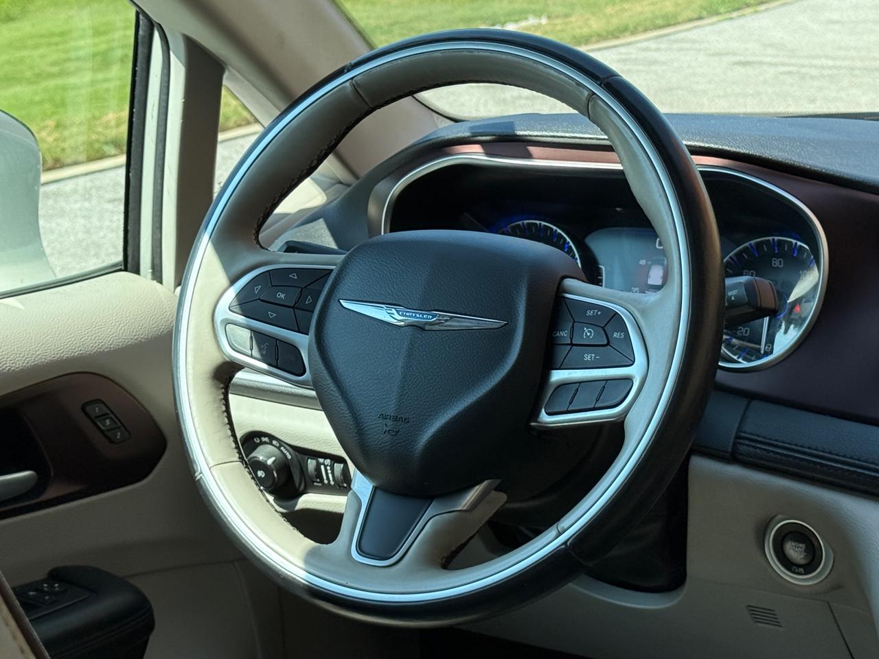 Chrysler Pacifica Limited FWD 2017