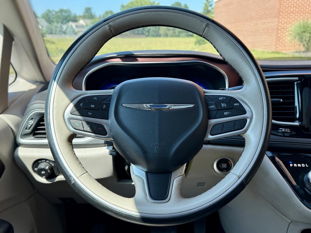 Chrysler Pacifica Limited FWD 2017