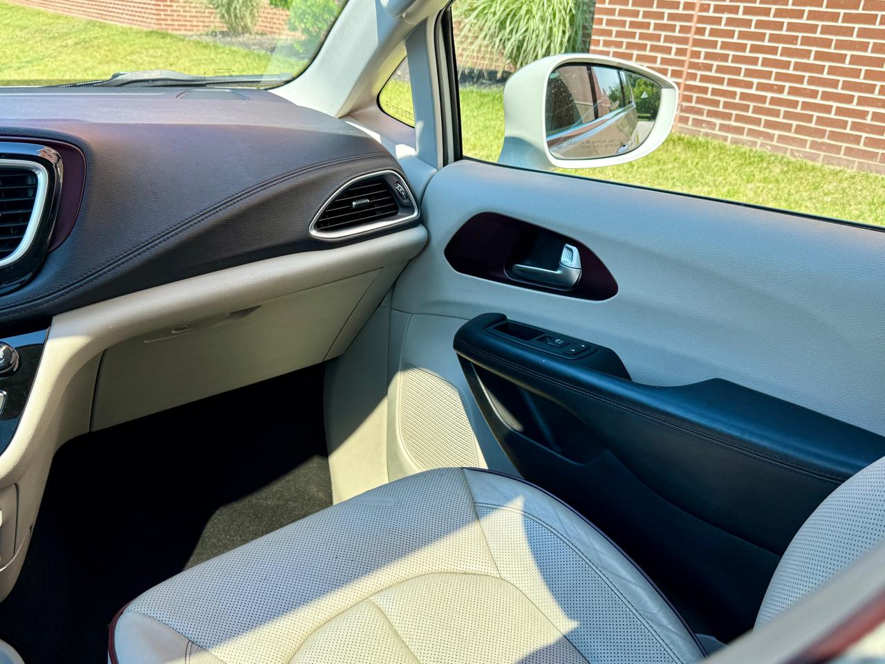 Chrysler Pacifica Limited FWD 2017