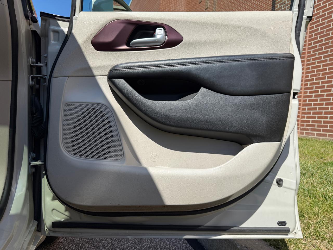 Chrysler Pacifica Limited FWD 2017