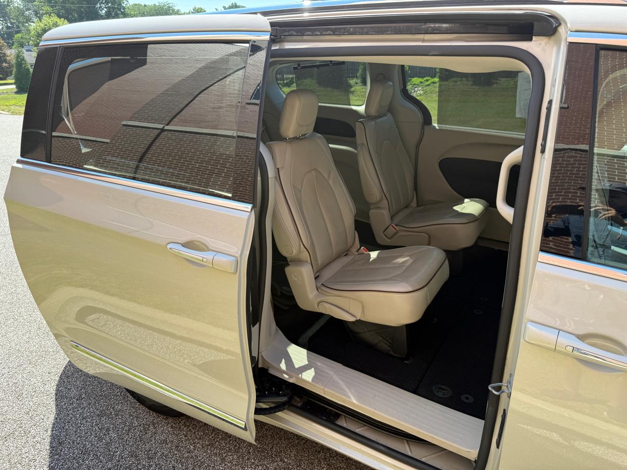 Chrysler Pacifica Limited FWD 2017