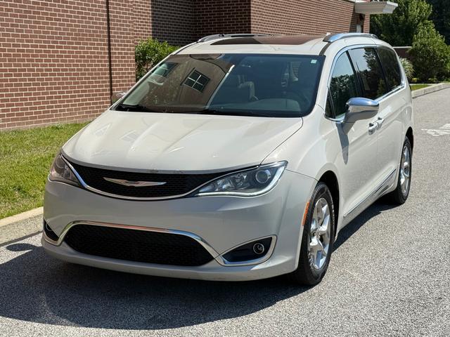 White 2017 Chrysler Pacifica Minivan Front-Wheel Drive Automatic