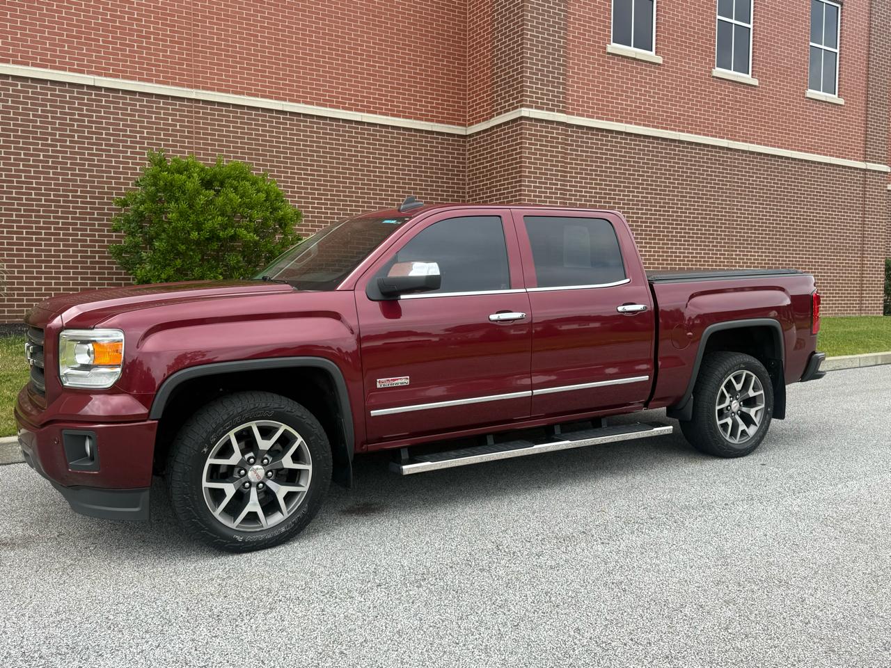 GMC Sierra 1500 4WD Crew Cab 143.5" SLT 2015