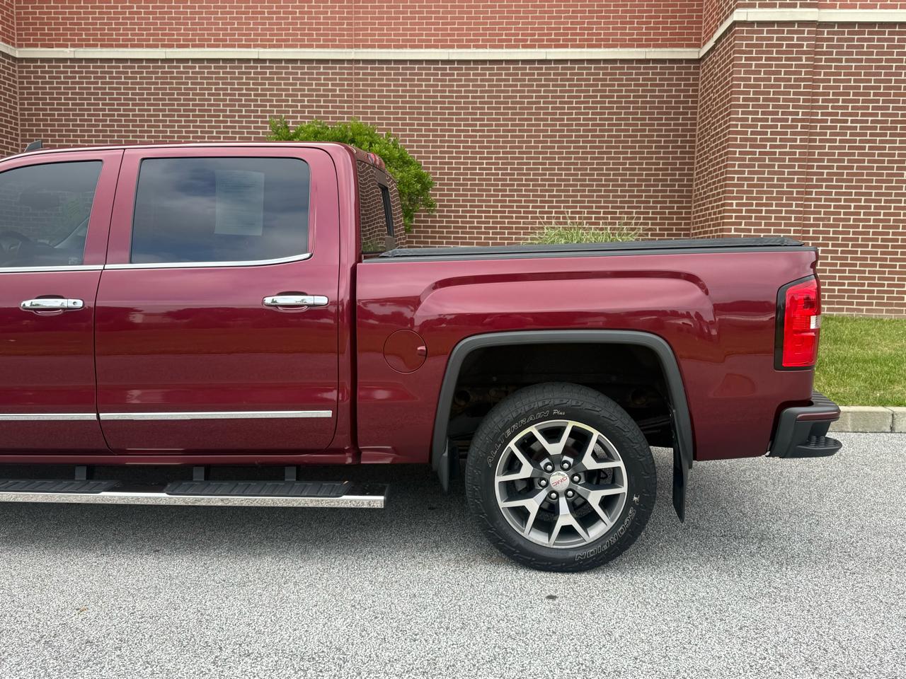 GMC Sierra 1500 4WD Crew Cab 143.5" SLT 2015