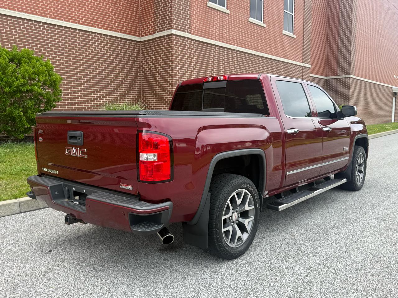 GMC Sierra 1500 4WD Crew Cab 143.5" SLT 2015