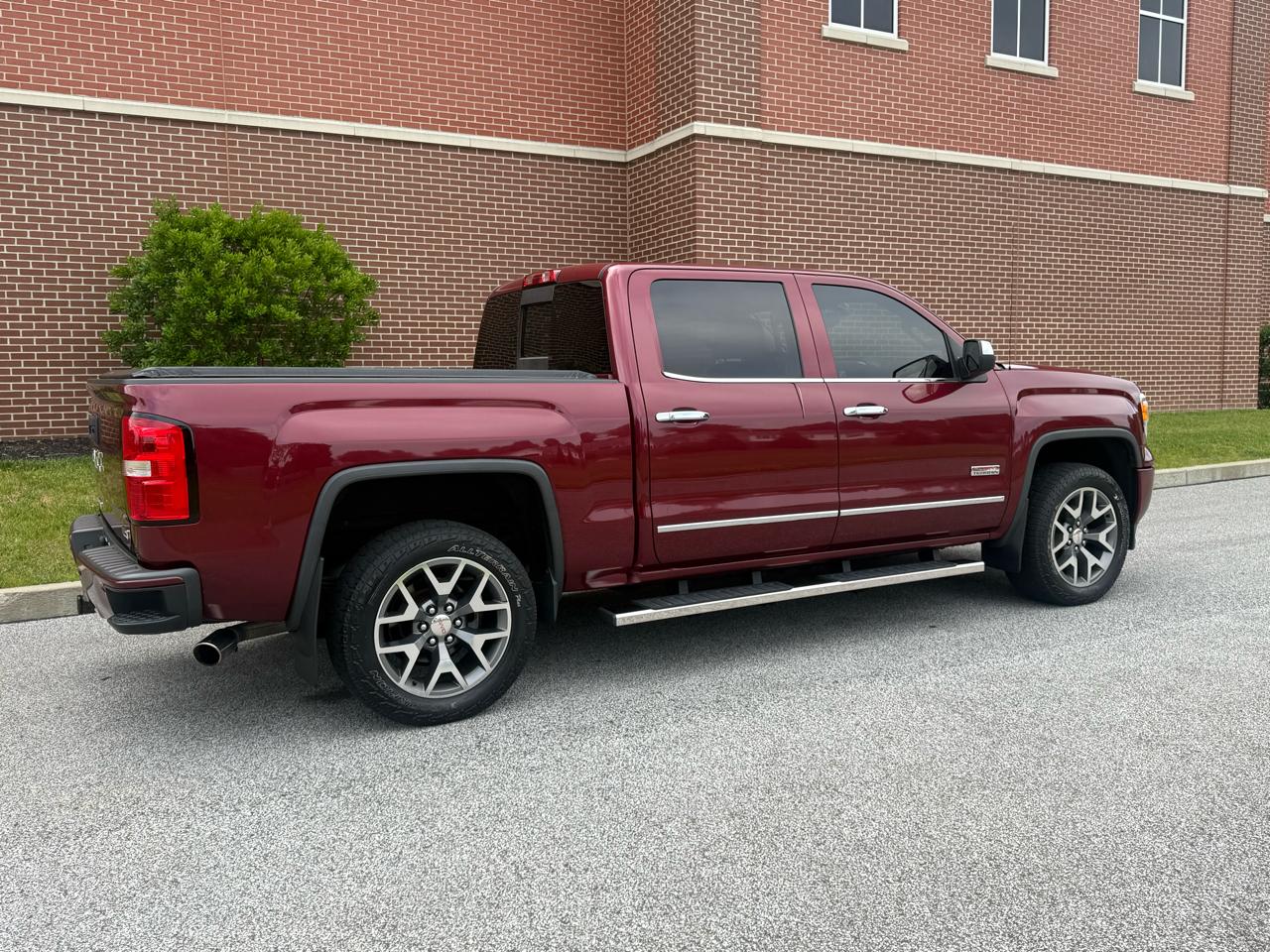 GMC Sierra 1500 4WD Crew Cab 143.5" SLT 2015