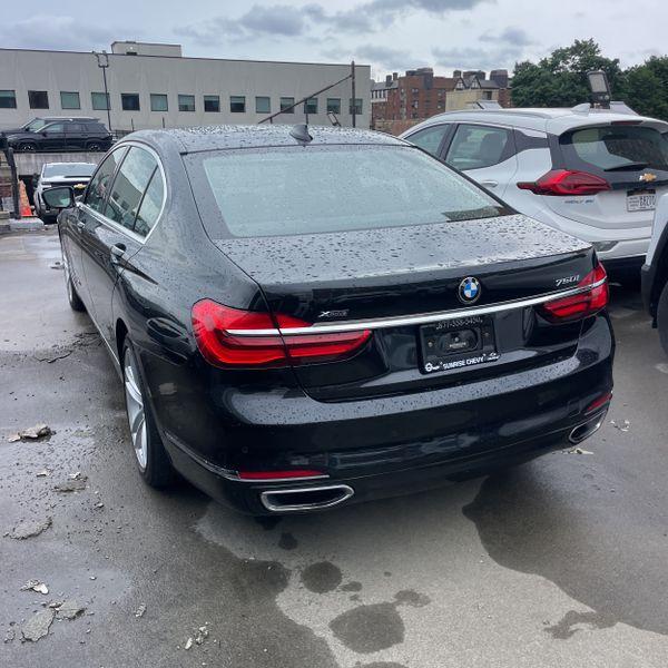 BMW 7 Series 750i xDrive Sedan 2017