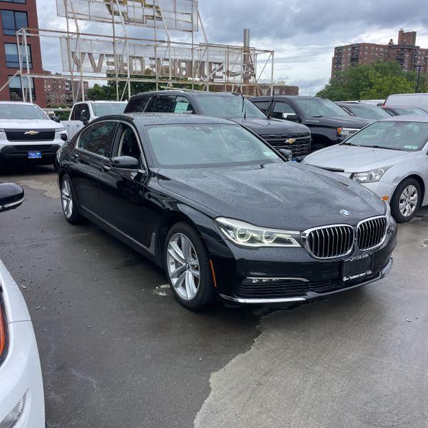 BMW 7 Series 750i xDrive Sedan 2017