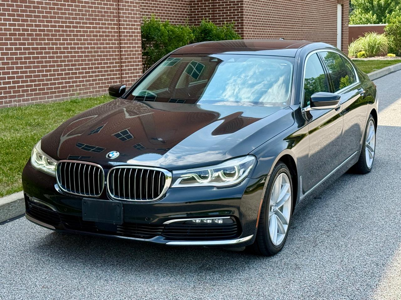 2017 BMW 7 Series 750i xDrive Sedan