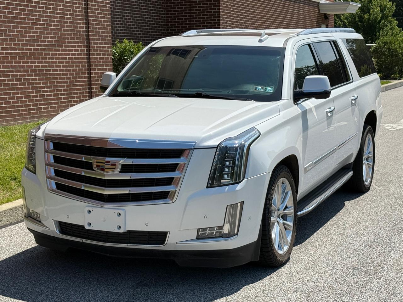 2018 Cadillac Escalade ESV 4WD 4dr Luxury