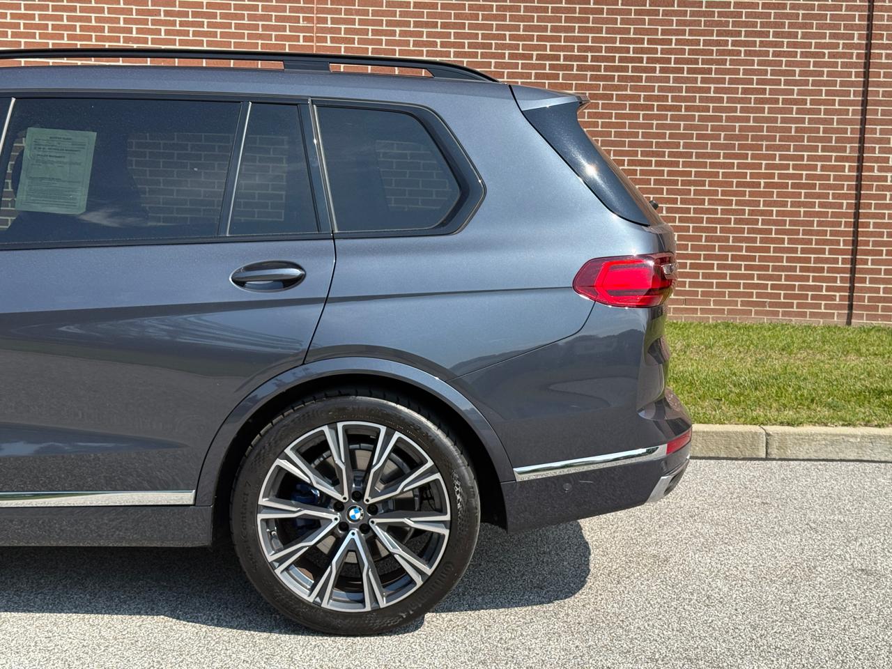 2021 BMW X7 40i - Photo 11