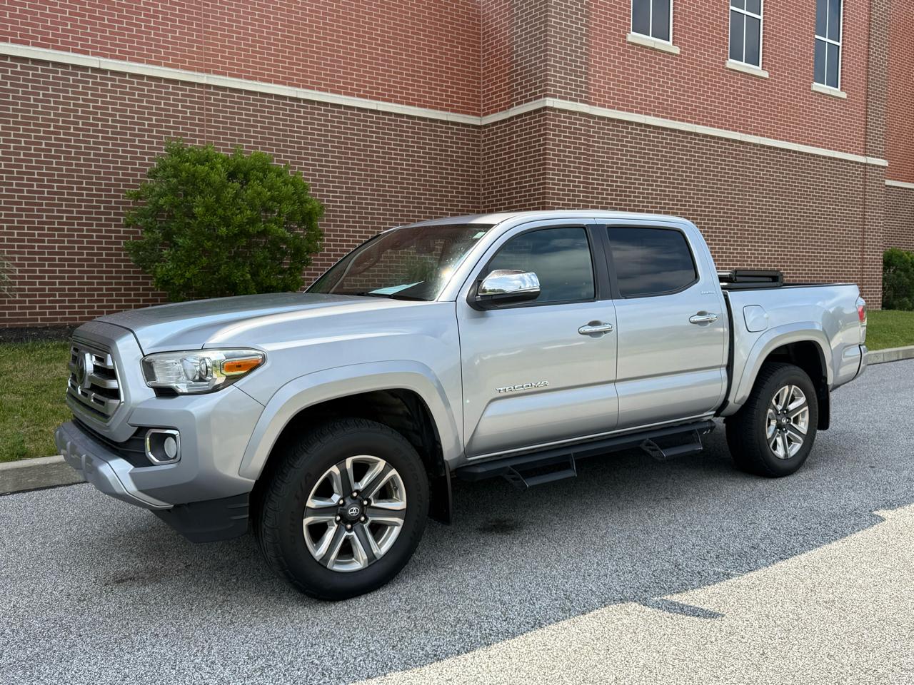 Toyota Tacoma TRD Off Road Double Cab 5' Bed V6 4x4 MT (Natl) 2018