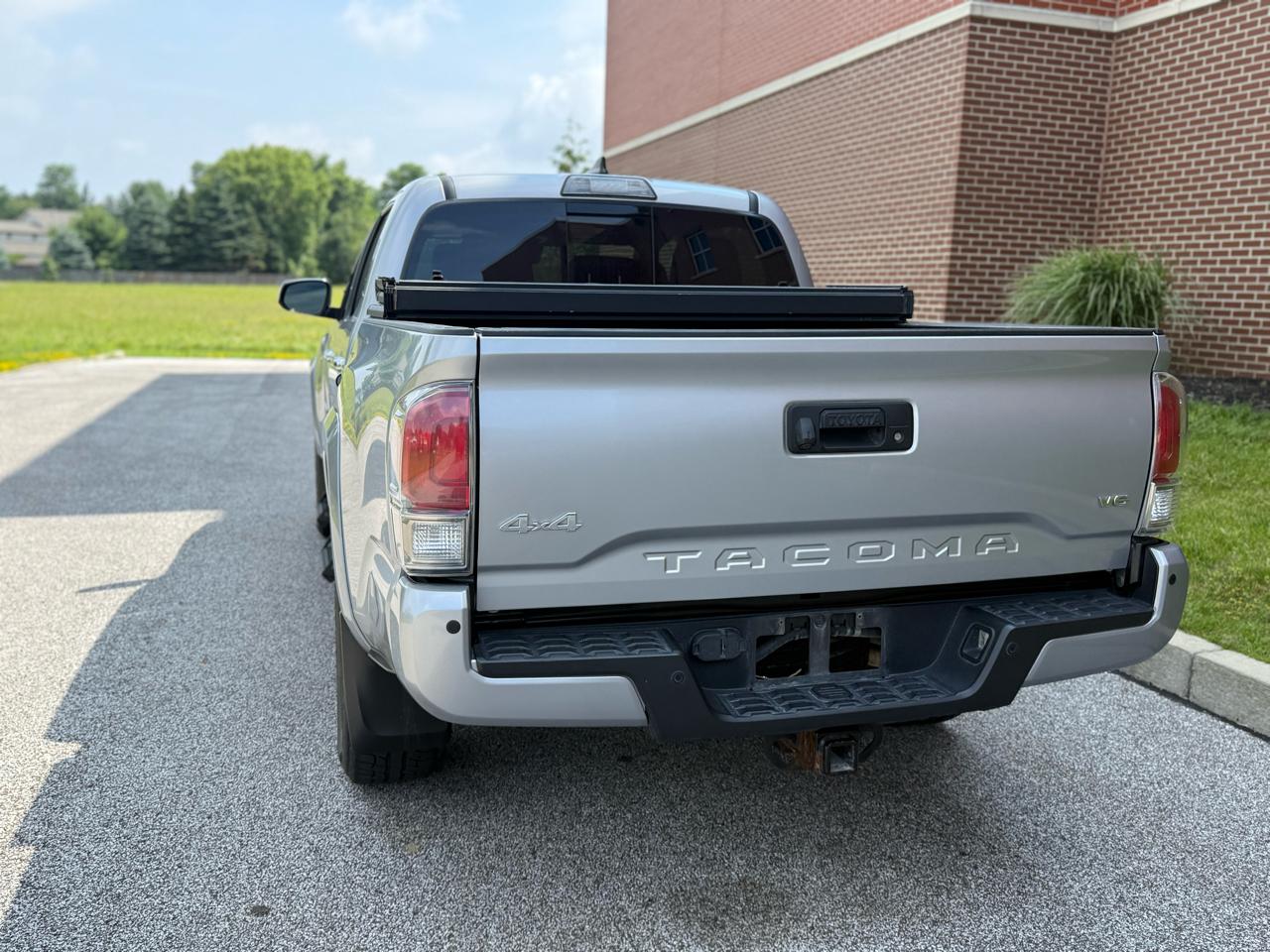 Toyota Tacoma TRD Off Road Double Cab 5' Bed V6 4x4 MT (Natl) 2018