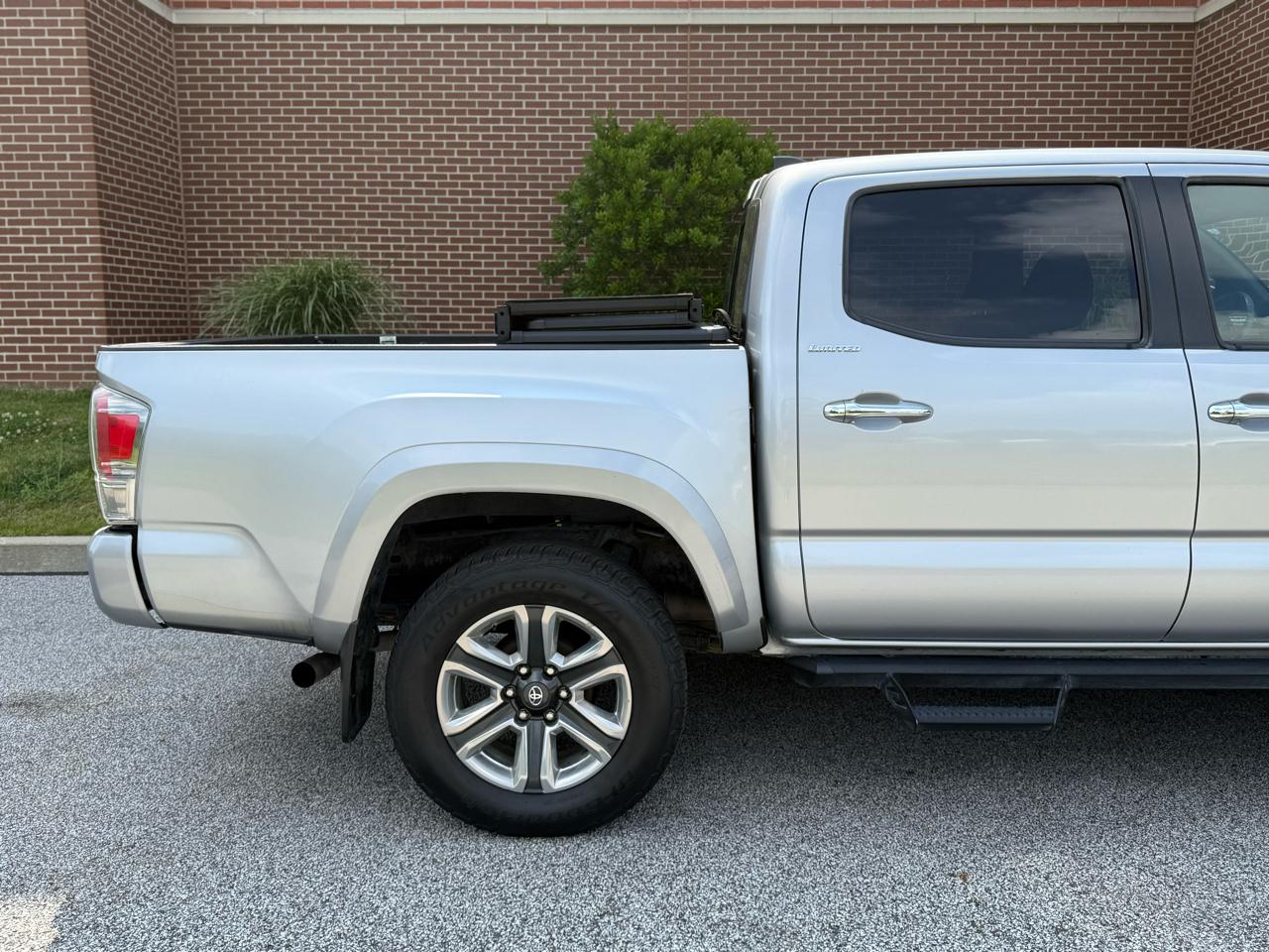 Toyota Tacoma TRD Off Road Double Cab 5' Bed V6 4x4 MT (Natl) 2018