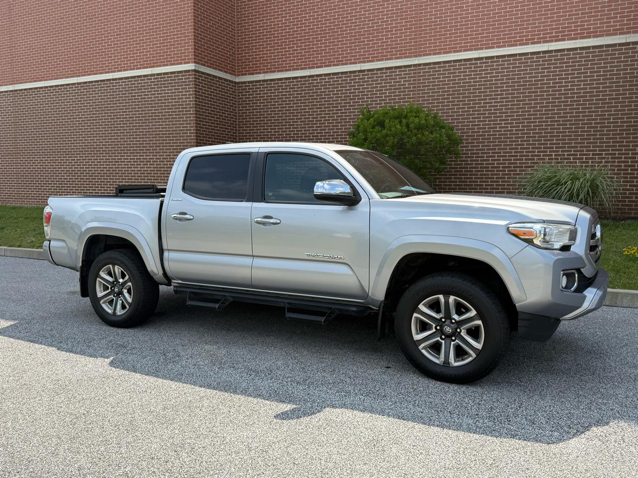 Toyota Tacoma TRD Off Road Double Cab 5' Bed V6 4x4 MT (Natl) 2018