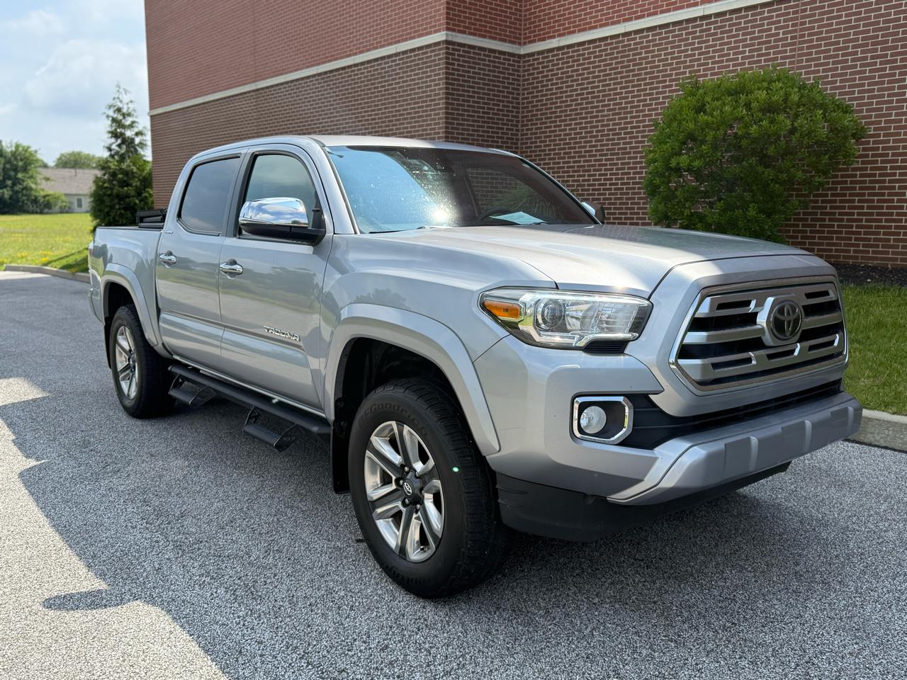 Toyota Tacoma TRD Off Road Double Cab 5' Bed V6 4x4 MT (Natl) 2018