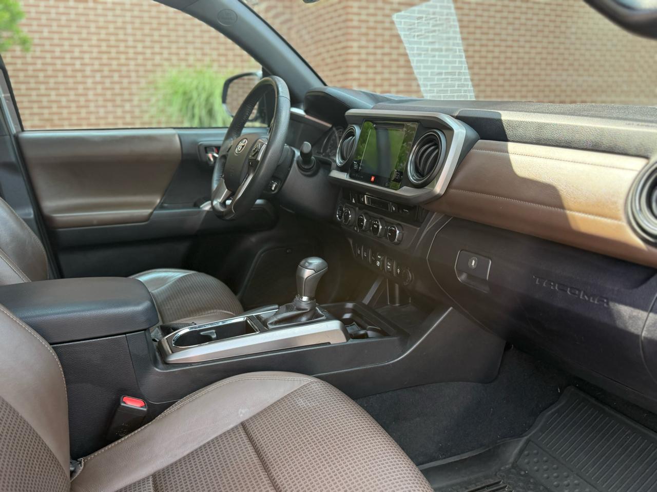 Toyota Tacoma TRD Off Road Double Cab 5' Bed V6 4x4 MT (Natl) 2018
