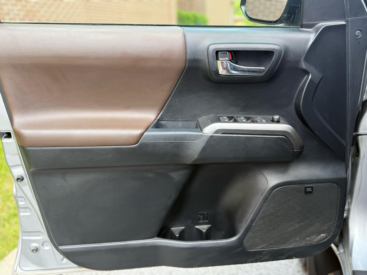 Toyota Tacoma TRD Off Road Double Cab 5' Bed V6 4x4 MT (Natl) 2018