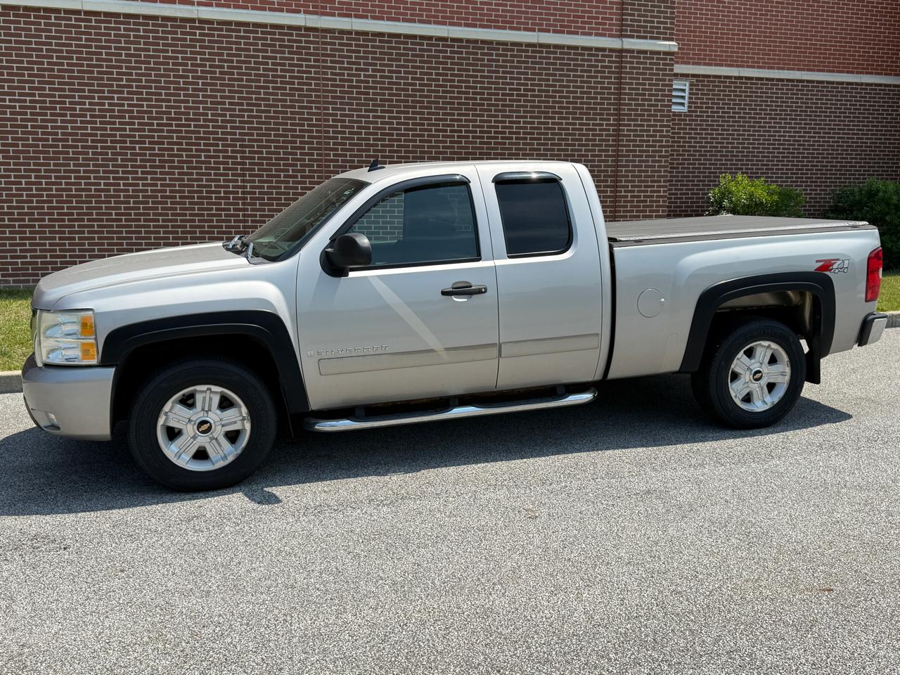 Chevrolet Silverado 1500 4WD Ext Cab 143.5" LT w/1LT 2008