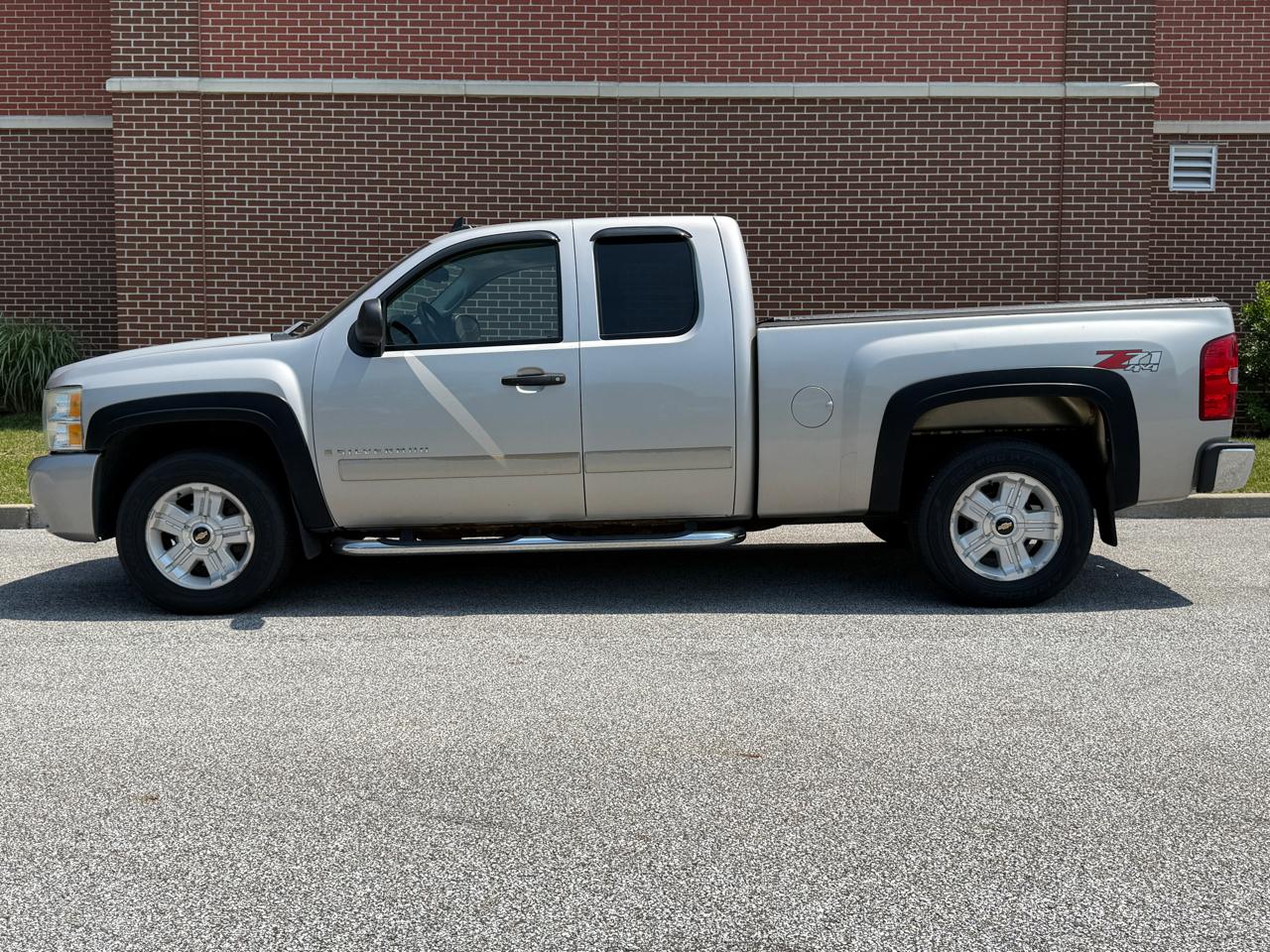 Chevrolet Silverado 1500 4WD Ext Cab 143.5" LT w/1LT 2008