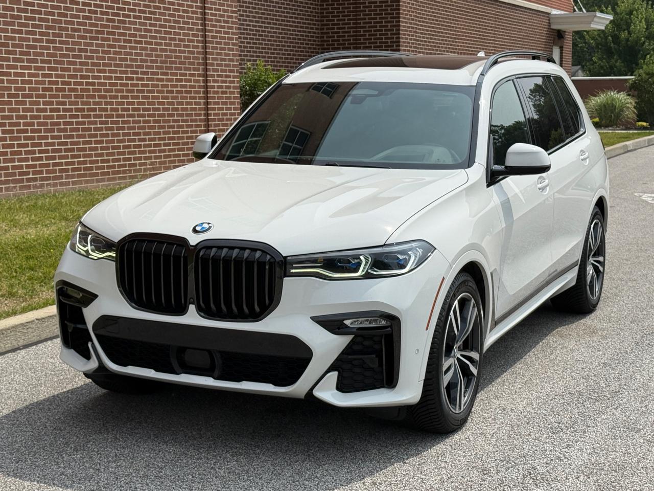 2021 BMW X7 M50i Sports Activity Vehicle
