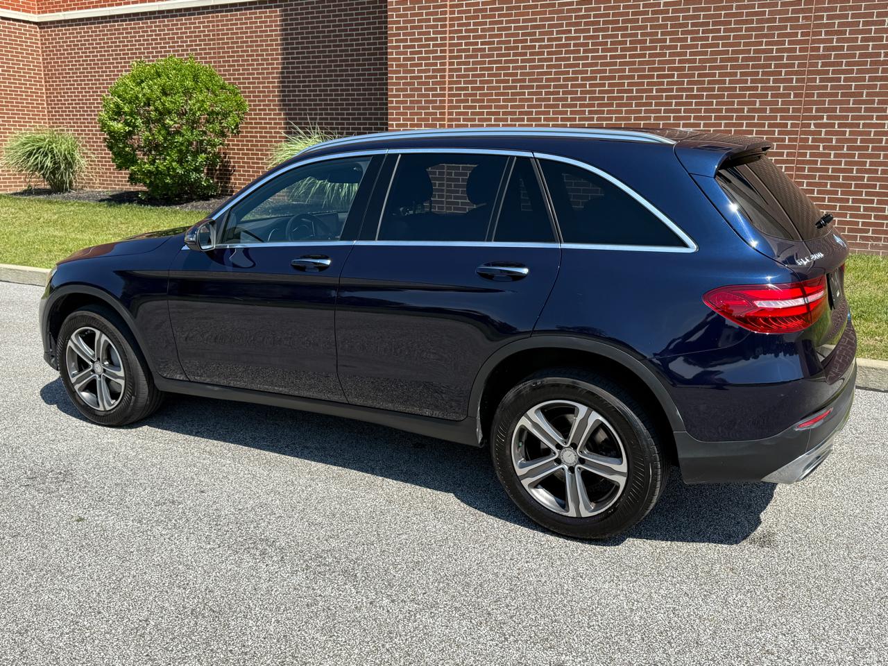 Mercedes-Benz GLC 4MATIC 4dr GLC 300 2016