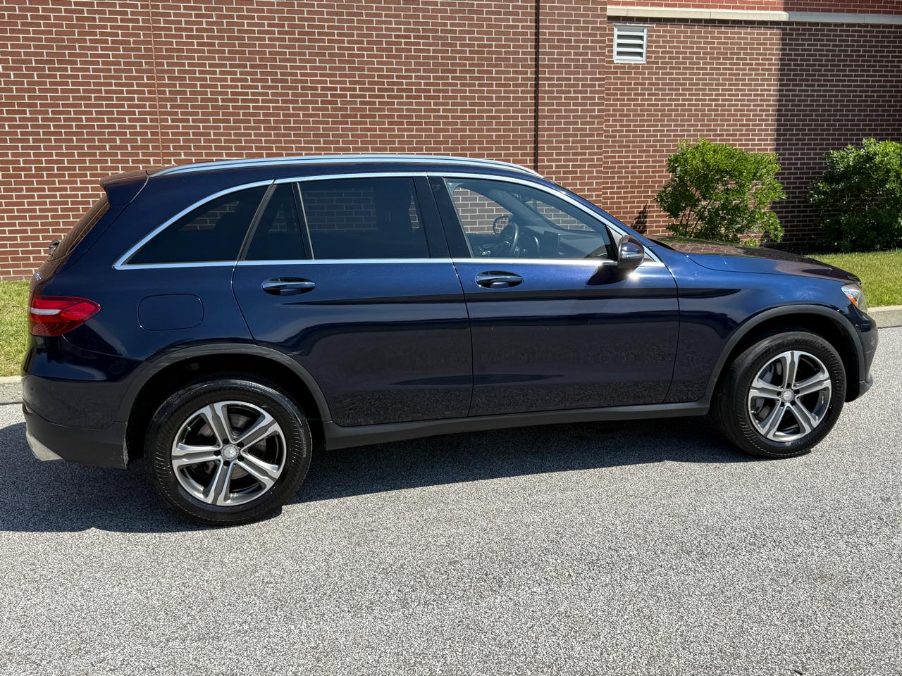 Mercedes-Benz GLC 4MATIC 4dr GLC 300 2016