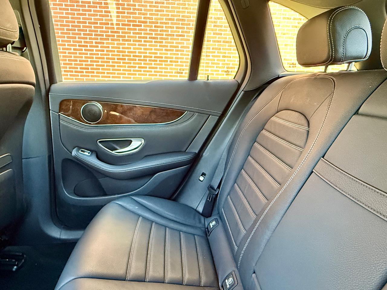 Mercedes-Benz GLC 4MATIC 4dr GLC 300 2016