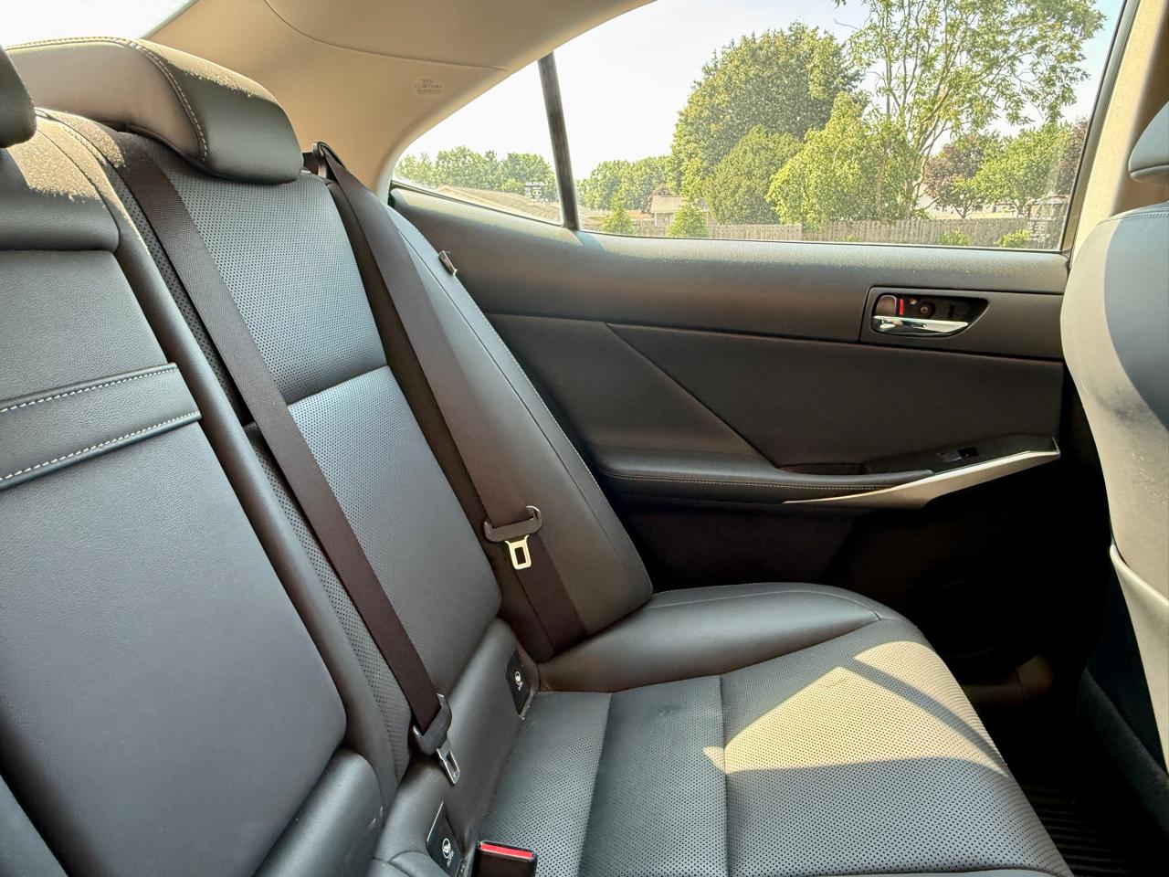 Lexus IS 250 4dr Sport Sdn AWD 2015