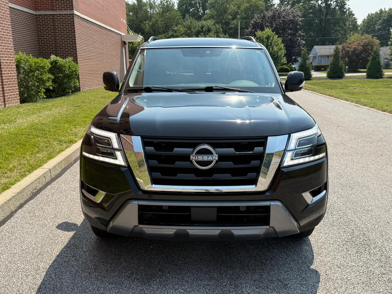 Nissan Armada 4x2 SV 2021