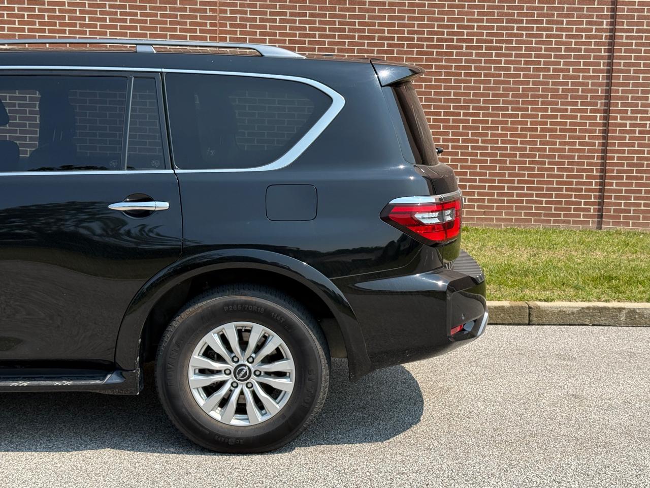 Nissan Armada 4x2 SV 2021