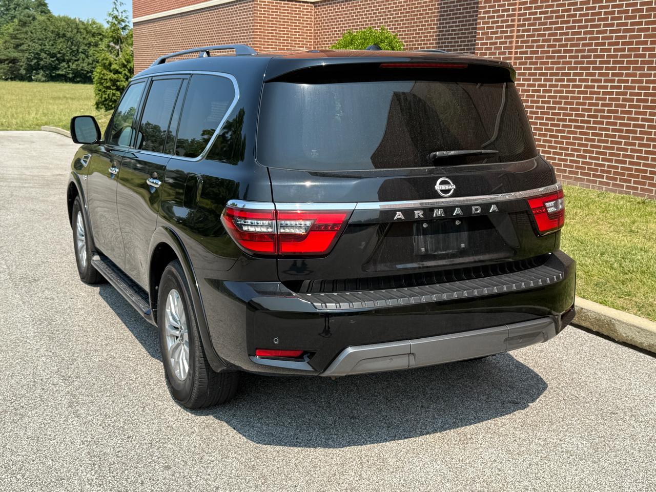 Nissan Armada 4x2 SV 2021
