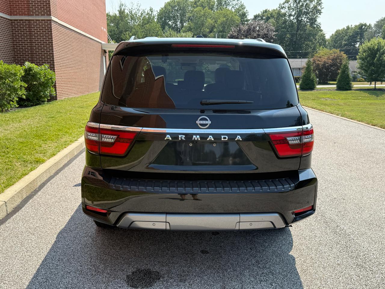 Nissan Armada 4x2 SV 2021