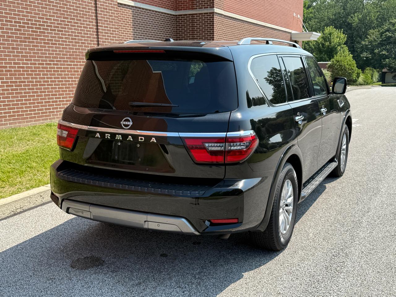 Nissan Armada 4x2 SV 2021