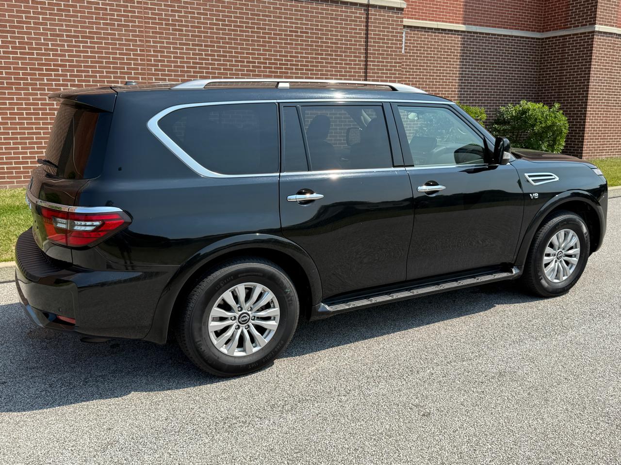 Nissan Armada 4x2 SV 2021