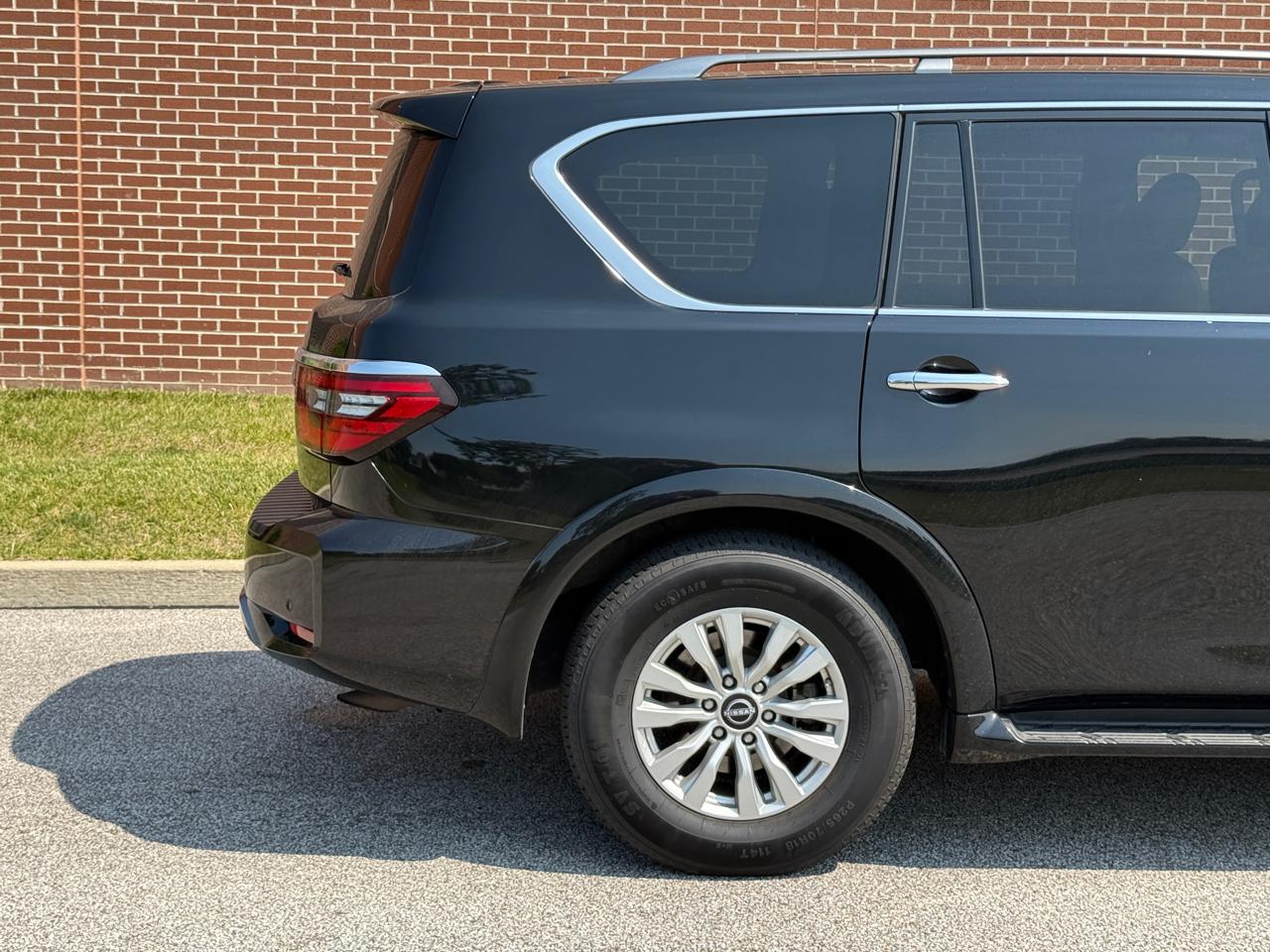 Nissan Armada 4x2 SV 2021