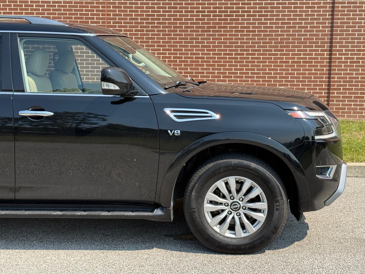 Nissan Armada 4x2 SV 2021