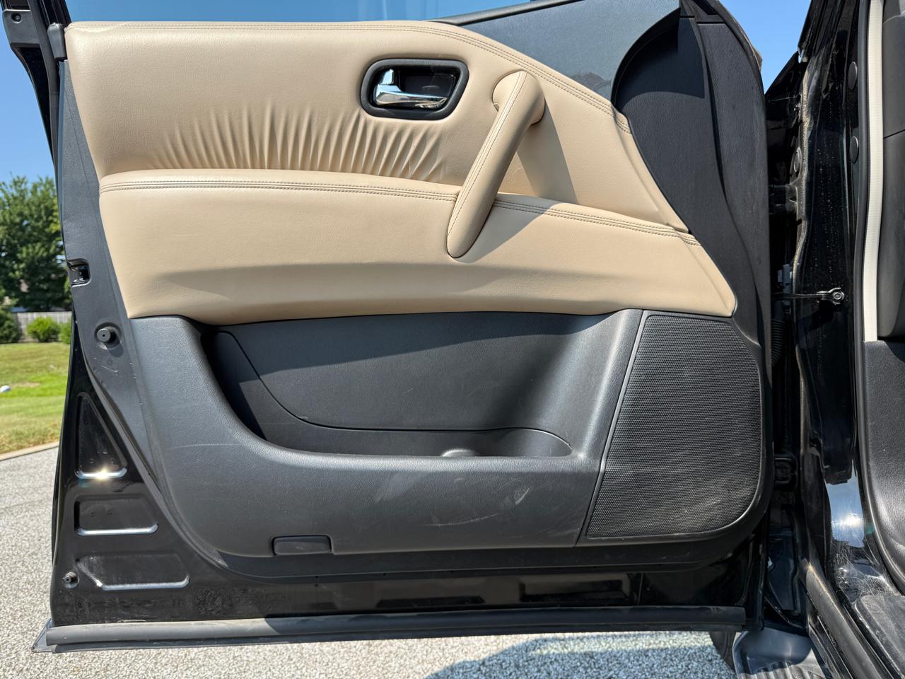 Nissan Armada 4x2 SV 2021