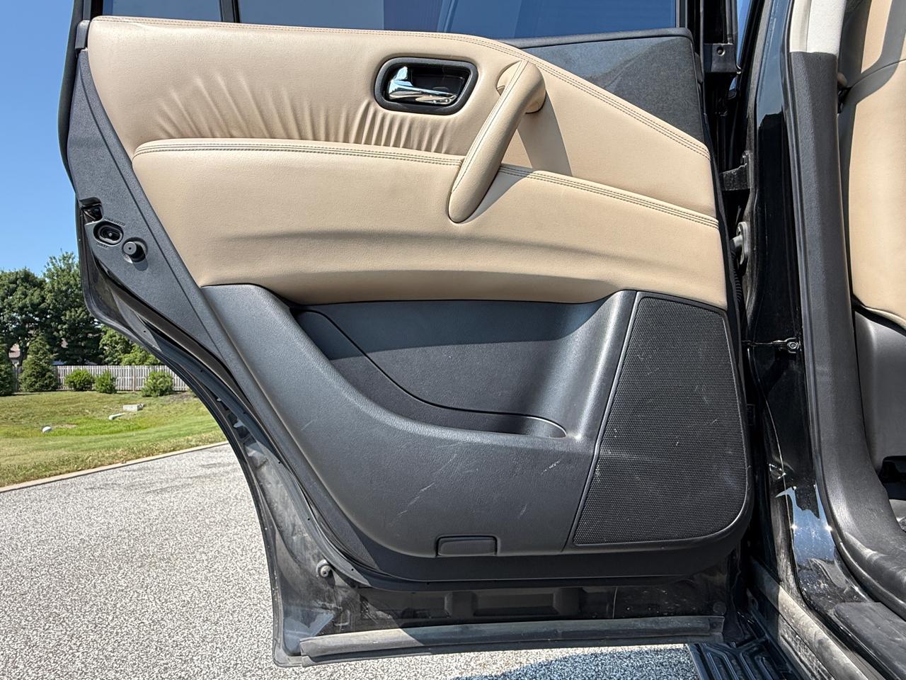 Nissan Armada 4x2 SV 2021