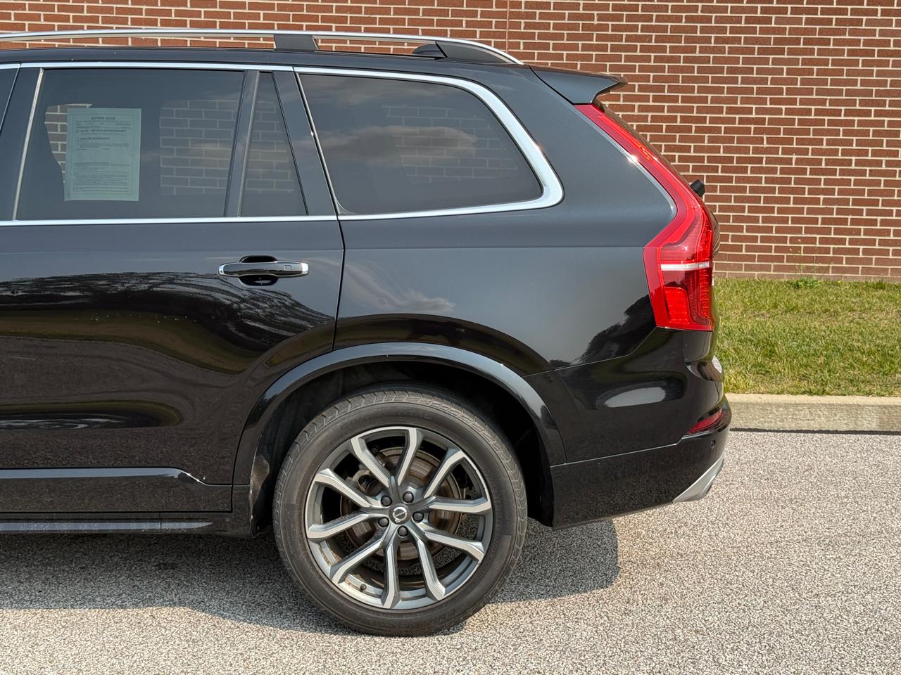 Volvo XC90 T6 AWD 7-Passenger Momentum 2017